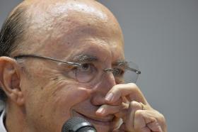 NOVO MINISTRO DAS FINANÇAS DO BRASIL ANUNCIA CORTES NA DESPESA E DEFENDE META FISCAL REALISTA