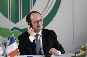 PRESIDENTE FRANCÊS DIZ QUE NÃO CEDERÁ NA REFORMA LABORAL