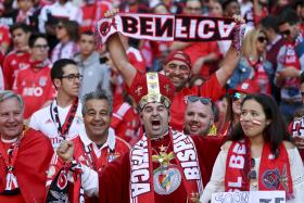 ESTÁDIO DA LUZ AO RUBRO E À ‘PINHA’ À ESPERA DO ’35’