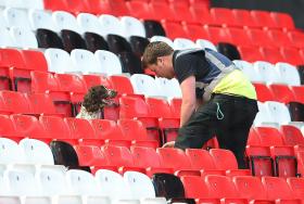 EXÉRCITO BRITÂNICO DETONA “DE FORMA CONTROLADA” PACOTE ENCONTRADO EM OLD TRAFFORD