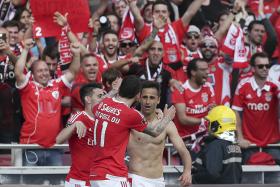 BENFICA TRICAMPEÃO NACIONAL DE FUTEBOL