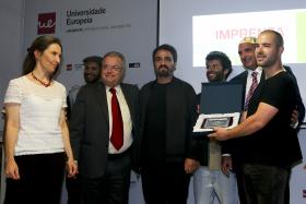 VHILS RECEBEU PRÉMIO PERSONALIDADE DO ANO DA ASSOCIAÇÃO DA IMPRENSA ESTRANGEIRA