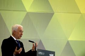 GOVERNADOR DO BANCO DE PORTUGAL INSISTE NA TESE DO “BANCO MAU”