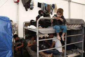 CHINESES SÃO OS MAIS DISPONÍVEIS PARA ACOLHER REFUGIADOS — ÍNDICE DA AMNISTIA