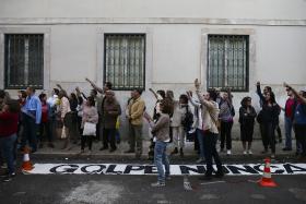 BRASIL: CEM PESSOAS PROTESTARAM EM LISBOA CONTRA “GOLPE QUE DEPÔS DILMA”