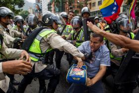 SUPREMO TRIBUNAL DA VENEZUELA DECLARA QUE ESTADO DE EMERGÊNCIA É CONSTITUCIONAL