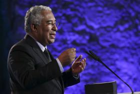 COSTA EM ISTAMBUL PARA DEFENDER CANDIDATURA DE GUTERRES E ABERTURA AOS REFUGIADOS