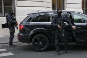 PARIS/ATENTADOS: SALAH ABDESLAM EM SILÊNCIO DIANTE DE JUÍZES FRANCESES