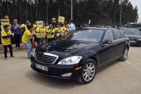 COSTA RECEBIDO EM SANTO TIRSO COM FORTE PROTESTO CONTRA CORTES NOS CONTRATOS DE ASSOCIAÇÃO