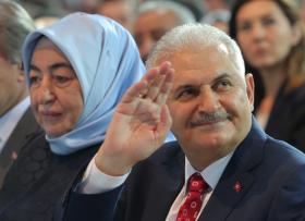 NOVO PM TURCO PEDE À UE PARA “PÔR FIM À CONFUSÃO” SOBRE ADESÃO DA TURQUIA