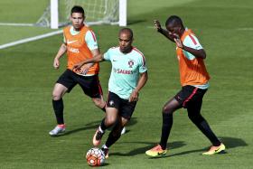 EURO2016: PRIMEIRO TREINO DE PORTUGAL COM 14 E ALGUMAS ‘PELADINHAS’