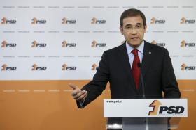 PASSOS COELHO DIZ QUE PAÍS ESTÁ A SER LEVADO PARA O DECLÍNIO SOCIAL, ECONÓMICO E POLÍTICO