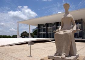 BRASIL: ESCUTA TELEFÓNICA ENCONTRADA NO GABINETE DE JUIZ RESPONSÁVEL POR ‘IMPEACHMENT’