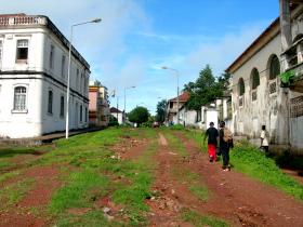 EM BOLAMA, NA GUINÉ-BISSAU, MÉDICOS PORTUGUESES TENTAM MITIGAR PROBLEMAS