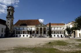 UNIVERSIDADE DE COIMBRA VISITADA POR MAIS DE 300 MIL TURISTAS EM 2015