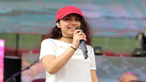 Alessia Cara atua no festival de música Wango Tango no início deste ano. Ela foi indicada sete vezes para os 2016 Much Music Video Awards. (Chelsea Lauren / REX / Shutterstock)