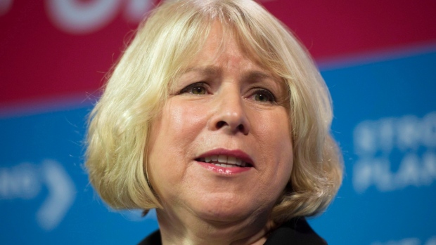A vice-primeira ministra Deb Matthews fez o anúncio em Windsor, em nome de Brad Duguid, o Ministro do Desenvolvimento Económico do Ontário. (Canadian Press – Foto de arquivo)