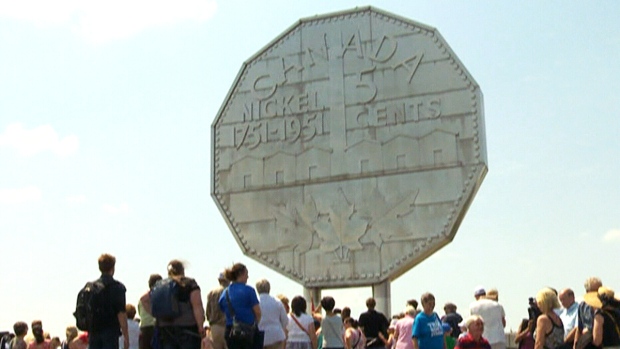 A Desjardins prevê o fim do nickel - moeda de cinco cêntimos em uso no Canadá