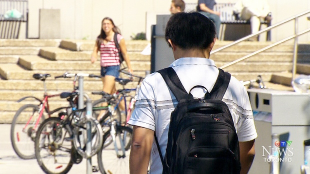 UNIVERSIDADES PREOCUPADAS COM O EFEITO DA DÍVIDA NA SAÚDE MENTAL DO ESTUDANTE