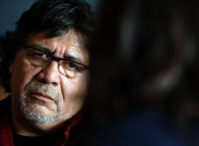 ESCRITOR CHILENO LUIS SEPÚLVEDA CONTA HISTÓRIA DOS MAPUCHES, ALVO DE “RACISMO LATENTE”