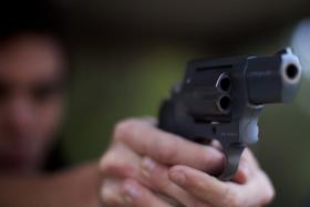 CONFIRMADOS DOIS MORTOS EM TIROTEIO NA UNIVERSIDADE DA CALIFÓRNIA EM LOS ANGELES