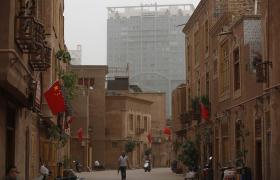 SUICIDOU-SE O EDITOR ADJUNTO DA REVISTA DO PARTIDO COMUNISTA DA CHINA