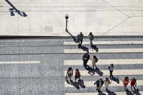 POPULAÇÃO RESIDENTE EM PORTUGAL REDUZIU EM QUASE 33,5 MIL EM 2015 – INE