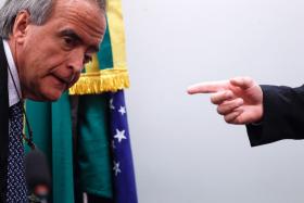 BRASIL: EX-DIRETOR DA PETROBRAS DIZ QUE DILMA MENTIU SOBRE COMPRA DE REFINARIA