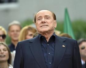 BERLUSCONI CONFIRMA NEGOCIAÇÕES PARA VENDER AC MILAN A INVESTIDORES CHINESES