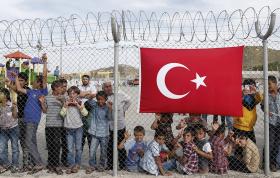 TURQUIA TEM REGISTADOS MAIS DE 2,7 MILHÕES DE REFUGIADOS SÍRIOS