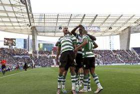 SPORTING APRESENTA-SE COM LYON E DISPUTA TROFÉU CINCO VIOLINOS COM WOLFSBURGO