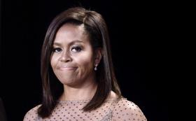 MICHELLE OBAMA FAZ ESCALA EM CABO VERDE A CAMINHO DA LIBÉRIA