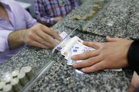 ESPECIALISTAS CRITICAM AJUDAS EXCESSIVAS DA ECONOMIA REAL AO SETOR FINANCEIRO