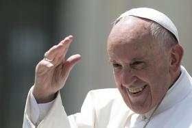 PAPA CONVIDA A “ENCONTRAR”, “ACOLHER” E “OUVIR” OS REFUGIADOS