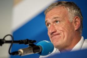 EURO2016: SELECIONADOR FRANCÊS DIDIER DESCHAMPS RECUSA COMENTAR ACUSAÇÕES DE BENZEMA