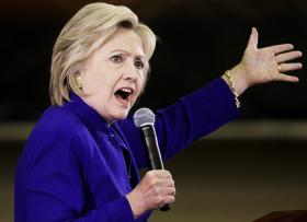 HILLARY CLINTON QUALIFICA TRUMP COMO “IMPRÓPRIO” PARA A CASA BRANCA