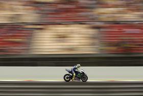 VALENTINO ROSSI CATEGÓRICO NA CATALUNHA, MARQUEZ ASSUME LIDERANÇA NO MOTOGP