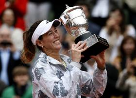 ROLAND GARROS: GARBINE MUGURUZA SAGRA-SE PELA PRIMEIRA VEZ CAMPEÃ DE UM ‘GRAND SLAM’