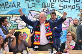 DUAS SONDAGENS DÃO VANTAGEM A KUCZYNSKI CONTRA FUJIMORI NAS ELEIÇÕES NO PERU