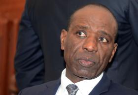 PM DE MOÇAMBIQUE DIZ QUE COMPROMISSOS COM DÍVIDA NÃO DEVEM PREJUDICAR ÁREAS ESSENCIAIS