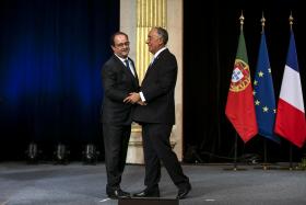 PRESIDENTE FRANCÊS DIZ QUE “PORTUGAL HONRA A FRANÇA”