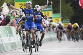 ARGENTINO RICHEZE LANÇA ‘SPRINT’ PARA COLEGA DA ETIXX, MAS ACABA A VENCER ETAPA