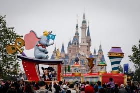 DISNEY INAUGUROU PRIMEIRO PARQUE NA CHINA CONTINENTAL