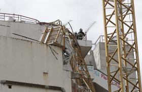 MANOBRADOR DE GRUA QUE CAIU EM LISBOA TRANSPORTADO EM ESTADO GRAVE PARA O HOSPITAL