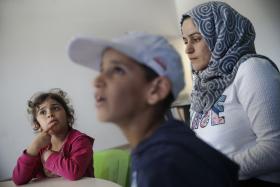 DEPOIS DA GUERRA NA SÍRIA, TALAL E MUCHIMA ENCONTRAM REFÚGIO NA NAZARÉ