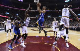‘CAVS’ FORÇAM ‘NEGRA’ NA FINAL DA NBA, CONDUZIDOS POR LEBRON JAMES