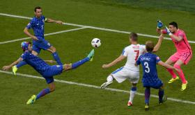 EURO2016: REPÚBLICA CHECA EMPATA COM CROÁCIA AO ‘CAIR DO PANO’