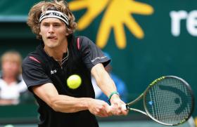 ‘MIÚDO’ ZVERER BATE ‘VETERANO’ FEDERER E AVANÇA PARA A FINAL EM HALLE
