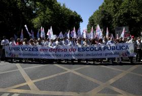MAIS DE 80 MIL PESSOAS PARTICIPARAM NA MARCHA EM DEFESA DA ESCOLA PÚBLICA