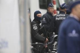 CINTO DE EXPLOSIVOS FALSO TINHA SAL E BISCOITOS, REVELA MINISTÉRIO PÚBLICO DE BRUXELAS